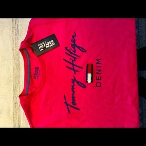 NWT  Tommy Hilfiger shirt